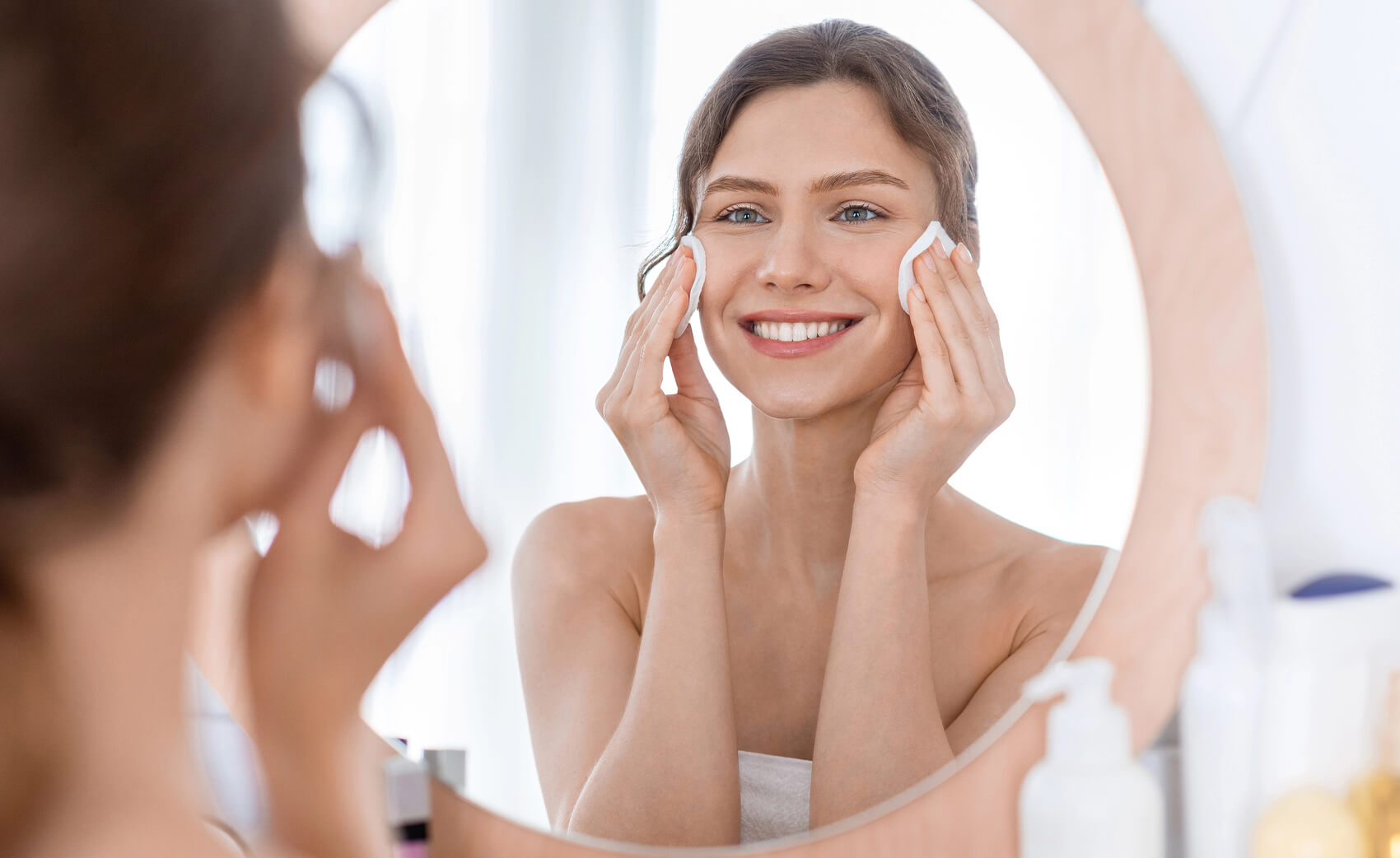 Seasonal Skincare Tips: How to Prep Your Skin for Summer or Winter